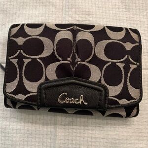 Coach Signature Black and Cream Wallet